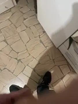 Snapshot of Edosxxl chatting on 11/06/25, 12:44 Edosxxl online show from 11/06/25, 12:44