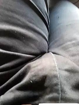 Snapshot of HeftyTheory7 chatting on 11/15/25, 09:06 HeftyTheory7 online show from 11/15/25, 09:06