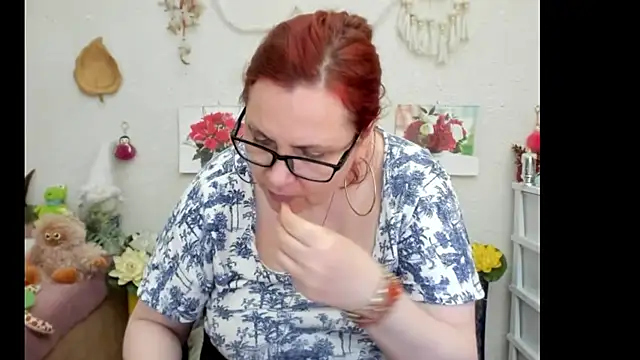 Snapshot of PlayfullMature chatting on 09/16/25, 07:31 PlayfullMature online show from 09/16/25, 07:31