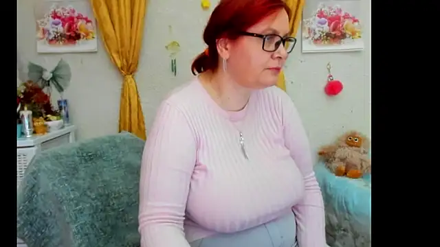 Snapshot of PlayfullMature chatting on 10/02/25, 12:45 PlayfullMature online show from 10/02/25, 12:45