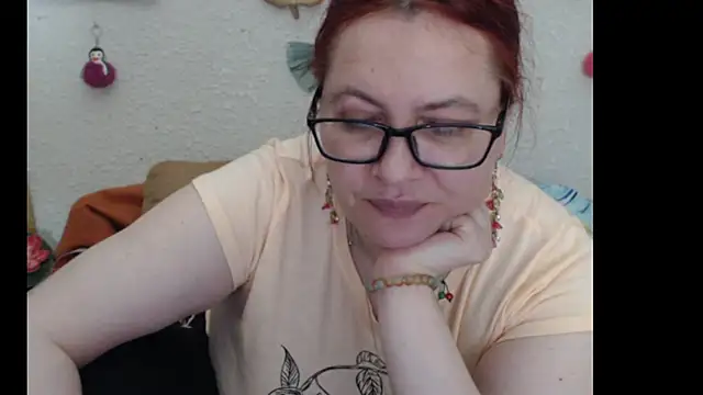 Snapshot of PlayfullMature chatting on 11/12/25, 04:07 PlayfullMature online show from 11/12/25, 04:07