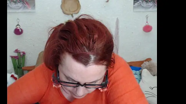 Snapshot of PlayfullMature chatting on 11/27/25, 09:33 PlayfullMature online show from 11/27/25, 09:33