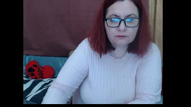 Snapshot of PlayfullMature chatting on 04/18/26, 08:09 PlayfullMature online show from 04/18/26, 08:09