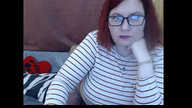 Snapshot of PlayfullMature chatting on 04/27/26, 12:25 PlayfullMature online show from 04/27/26, 12:25