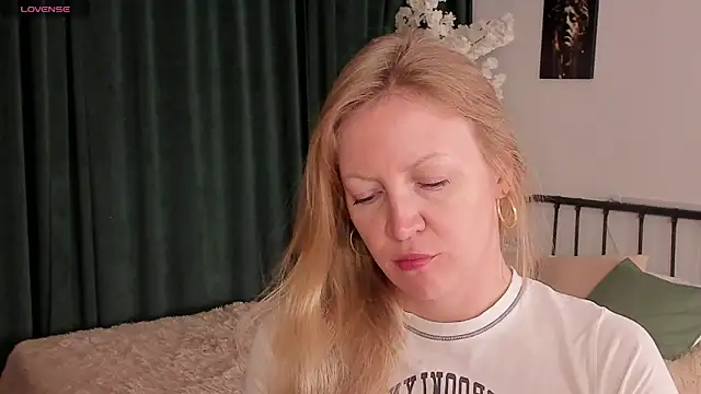 sugamomy online show from 10/14/25, 12:11