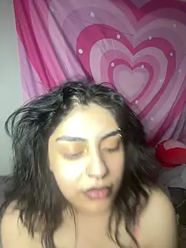 Snapshot of ThickerThanYoBitch chatting on 01/12/25, 01:27 ThickerThanYoBitch online show from 01/12/25, 01:27