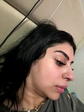 Snapshot of ThickerThanYoBitch chatting on 10/08/25, 03:15 ThickerThanYoBitch online show from 10/08/25, 03:15