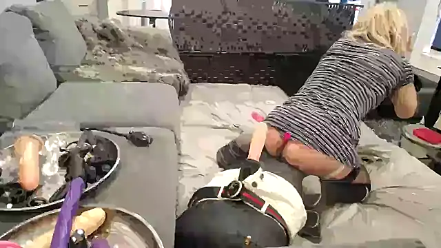 Snapshot of AssmannCD chatting on 01/14/25, 01:28 AssmannCD online show from 01/14/25, 01:28