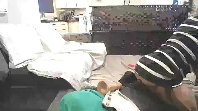 Snapshot of AssmannCD chatting on 03/13/25, 01:18 AssmannCD online show from 03/13/25, 01:18