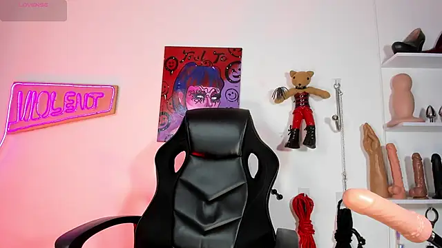 Violet-Queen online show from 10/19/25, 10:10