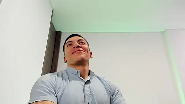 Snapshot of aquiles_51 chatting on 05/27/26, 06:16 aquiles 51 online show from 05/27/26, 06:16