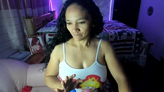 Snapshot of rayza_mature_154 chatting on 03/02/25, 01:26 rayza mature 154 online show from 03/02/25, 01:26