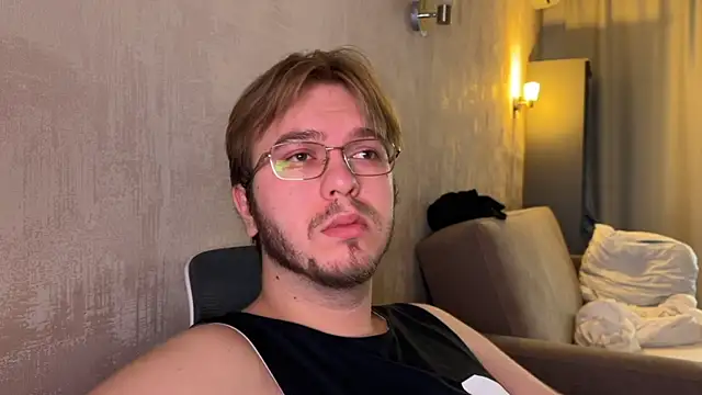 Snapshot of kiopiggy chatting on 11/05/25, 06:57 kiopiggy online show from 11/05/25, 06:57