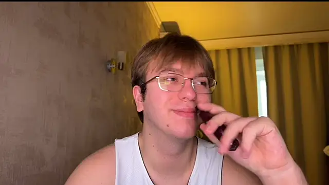 Snapshot of kiopiggy chatting on 11/12/25, 06:58 kiopiggy online show from 11/12/25, 06:58