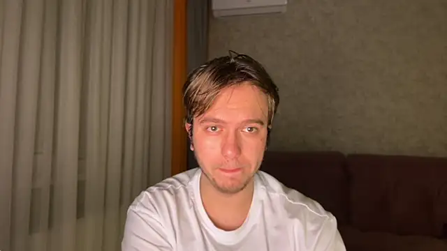 Snapshot of kiopiggy chatting on 12/01/25, 06:57 kiopiggy online show from 12/01/25, 06:57