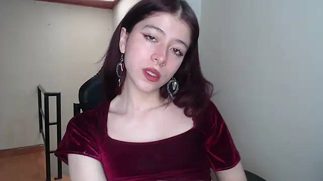 SuzzyyM online show from 01/27/25, 02:24