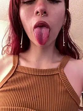 SuzzyyM online show from 03/27/26, 06:40