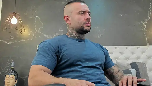 Snapshot of BruceDallas chatting on 01/19/25, 11:21 BruceDallas online show from 01/19/25, 11:21