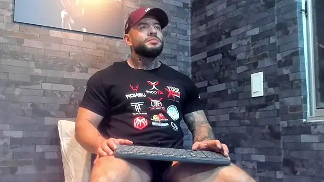 BruceDallas online show from 06/08/26, 01:50