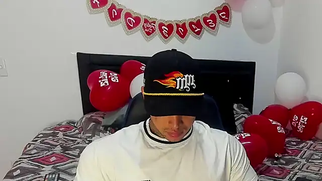 Snapshot of Stiven_collins chatting on 02/16/25, 05:48 Stiven collins online show from 02/16/25, 05:48