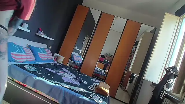 Snapshot of Honey2Bad chatting on 12/15/25, 11:25 Honey2Bad online show from 12/15/25, 11:25