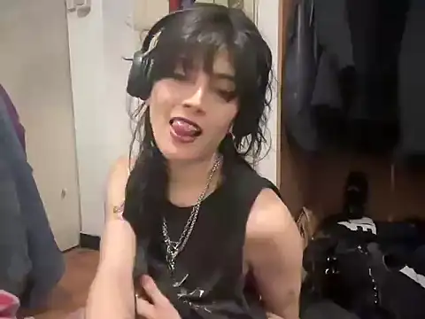 Snapshot of Cyberdark1312x chatting on 10/08/25, 05:16 Cyberdark1312x online show from 10/08/25, 05:16