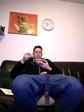 Knuffelstaaf123 online show from 01/06/25, 04:44