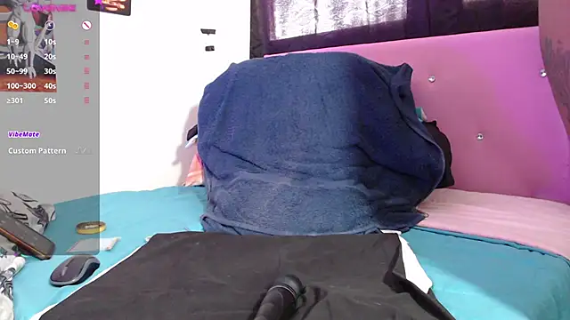 Snapshot of Honey-420- chatting on 02/01/25, 10:23 Honey-420- online show from 02/01/25, 10:23