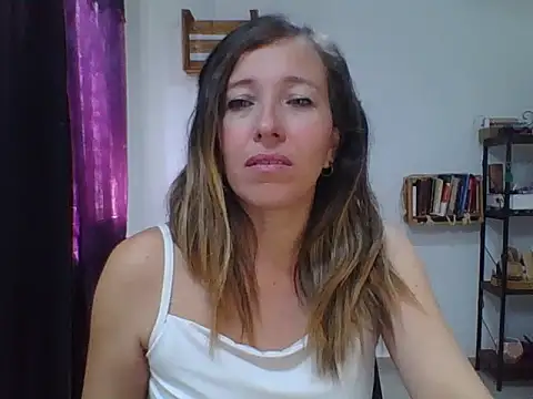 Snapshot of charlott_ponce chatting on 11/07/25, 06:41 charlott ponce online show from 11/07/25, 06:41