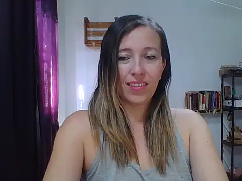 Snapshot of charlott_ponce chatting on 12/01/25, 06:24 charlott ponce online show from 12/01/25, 06:24