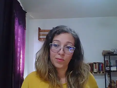 Snapshot of charlott_ponce chatting on 12/03/25, 06:28 charlott ponce online show from 12/03/25, 06:28