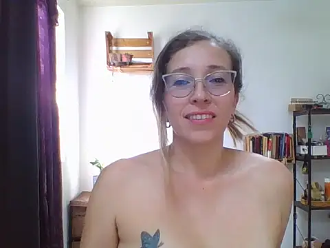 Snapshot of charlott_ponce chatting on 12/05/25, 07:21 charlott ponce online show from 12/05/25, 07:21