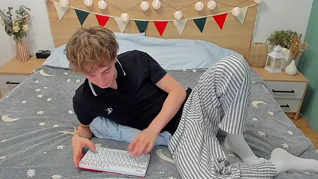 Fandi 777 online show from 03/17/25, 10:38