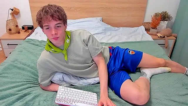 Fandi 777 online show from 11/30/25, 12:42