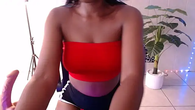 Snapshot of BabyBarbee chatting on 02/06/25, 01:21 BabyBarbee online show from 02/06/25, 01:21