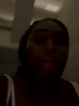 Snapshot of emilyrojas chatting on 09/27/25, 11:37 emilyrojas online show from 09/27/25, 11:37