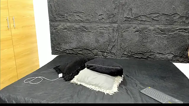 Snapshot of emakross chatting on 06/11/26, 10:30 emakross online show from 06/11/26, 10:30