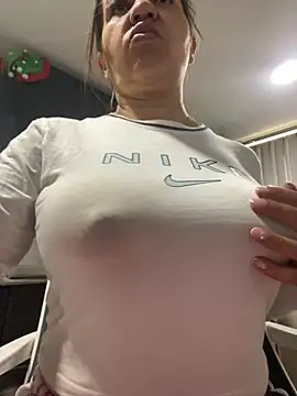 Snapshot of ruby_santana777 chatting on 11/21/25, 03:54 ruby santana777 online show from 11/21/25, 03:54