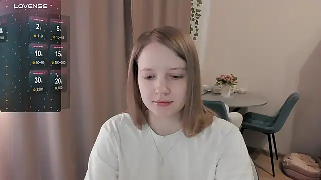 Snapshot of Alyaley chatting on 04/01/26, 10:27 Alyaley online show from 04/01/26, 10:27