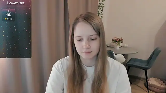 Snapshot of Alyaley chatting on 04/08/26, 03:45 Alyaley online show from 04/08/26, 03:45