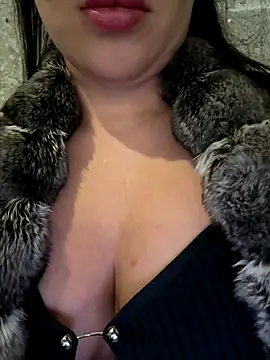 Snapshot of Syka0001 chatting on 10/11/25, 05:44 Syka0001 online show from 10/11/25, 05:44