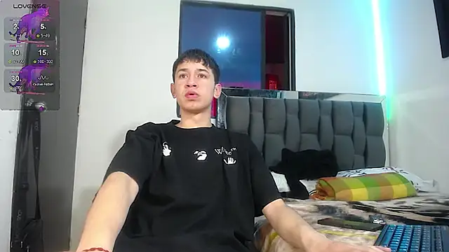 Snapshot of Mr_daren_ chatting on 02/03/25, 05:46 Mr daren online show from 02/03/25, 05:46