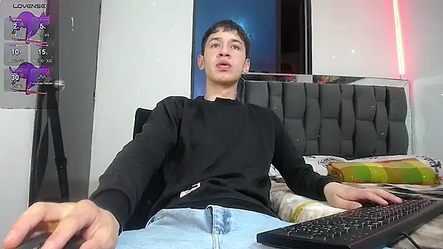 Snapshot of Mr_daren_ chatting on 02/06/25, 06:13 Mr daren online show from 02/06/25, 06:13