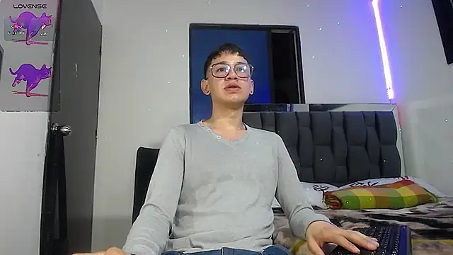 Snapshot of Mr_daren_ chatting on 02/10/25, 05:41 Mr daren online show from 02/10/25, 05:41