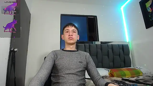 Snapshot of Mr_daren_ chatting on 02/13/25, 06:05 Mr daren online show from 02/13/25, 06:05