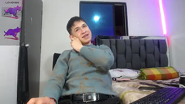 Snapshot of Mr_daren_ chatting on 02/15/25, 08:22 Mr daren online show from 02/15/25, 08:22