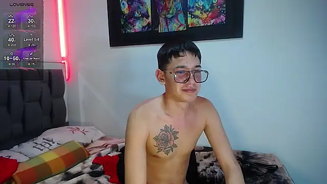 Snapshot of Mr_daren_ chatting on 02/20/25, 02:18 Mr daren online show from 02/20/25, 02:18