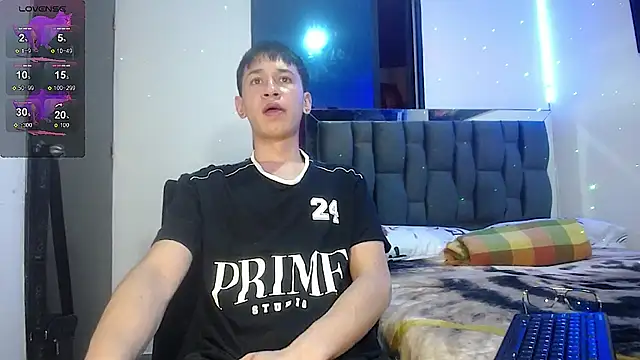 Snapshot of Mr_daren_ chatting on 02/22/25, 09:04 Mr daren online show from 02/22/25, 09:04