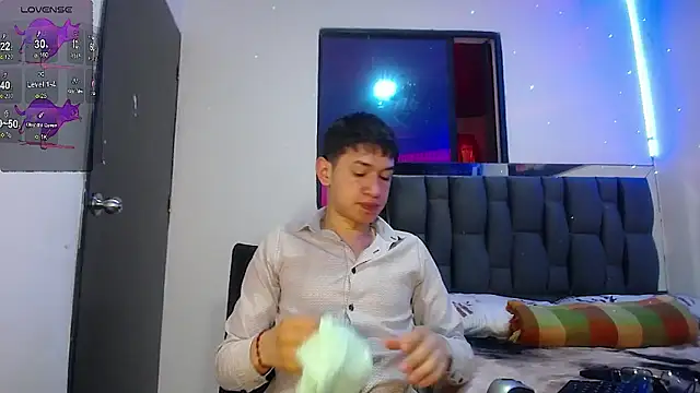 Snapshot of Mr_daren_ chatting on 02/24/25, 05:20 Mr daren online show from 02/24/25, 05:20