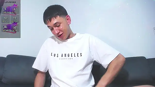 Snapshot of Mr_daren_ chatting on 03/06/25, 12:10 Mr daren online show from 03/06/25, 12:10